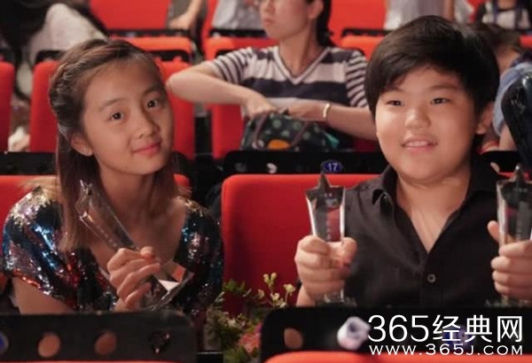 优秀！黄磊女儿多多与吕思清儿子获5个一等奖