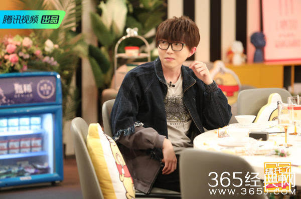 王嘉尔毛不易调酒纪念《拜托了冰箱》收官