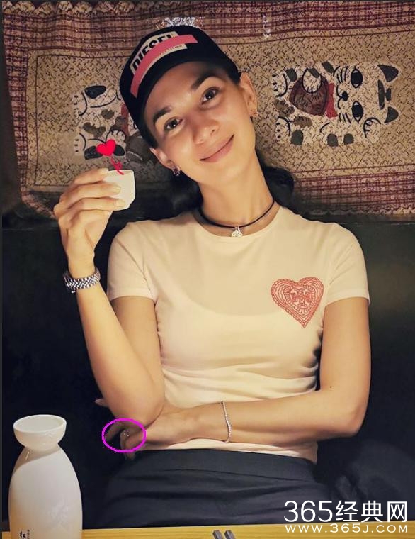 韩庚卢靖姗疑结婚？女方P掉钻戒引网民猜测