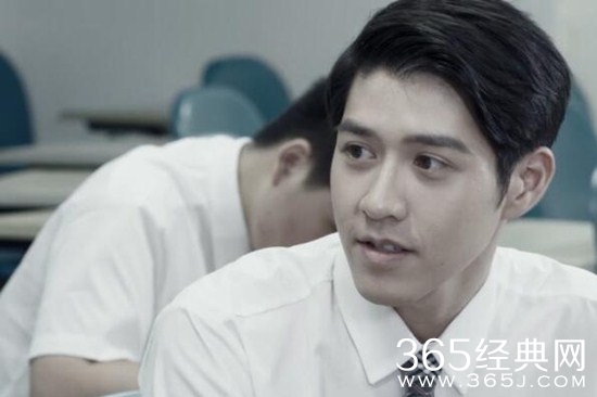 《班长“殿下”》唐余喜欢苏年年吗