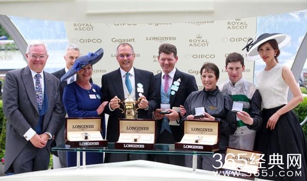 林志玲婚后首现身 与英国王室一同看赛马