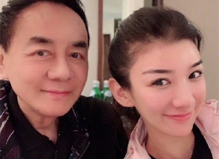 黄奕回忆黑暗时刻 父亲患癌女儿被夺