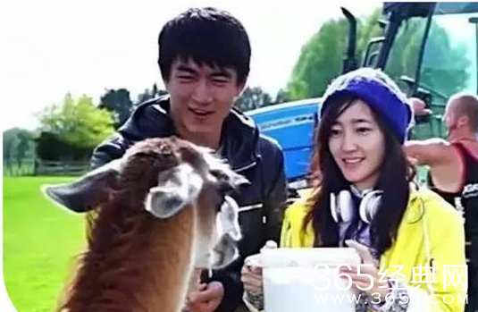 王丽坤点赞否认婚讯微博 与林更新没有要结婚