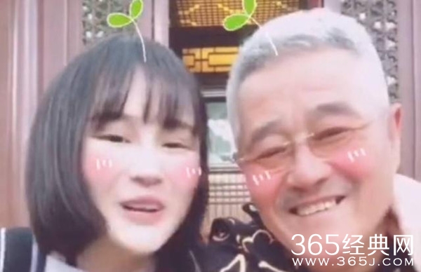 赵本山外孙曝光 颜值很高锅盖头引人注目