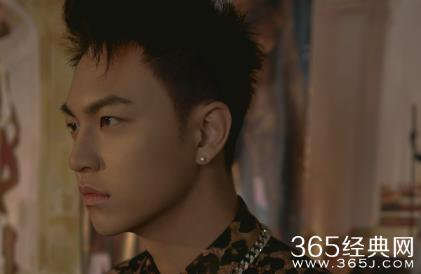 3bangz调侃男子暴打女子事件说 作妖造谣吴亦凡