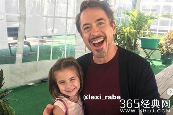 钢铁侠“女儿”遭霸凌 出镜袒露心声：我只有7岁