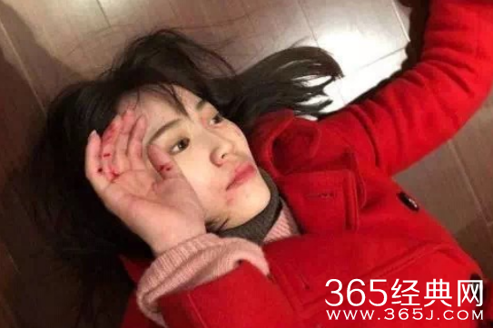 王宝强母亲去世 曾被家暴事件吓晕住院