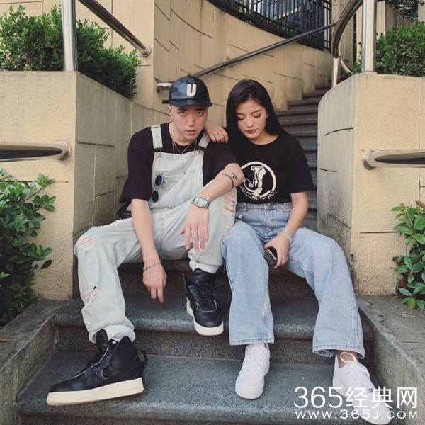 《中国有嘻哈》选手JonyJ公布恋情