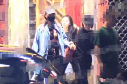 唐嫣孕肚照曝光 小腹隆起孕相明显