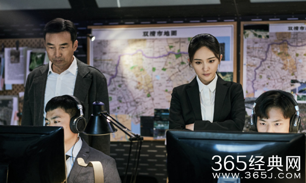 杨幂被爆频繁请假外出捞金？杨幂暴风眼拍摄行程