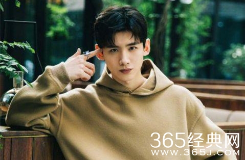 白敬亭自曝小号引爆笑“别叫他不举铁”