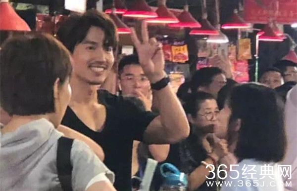 言承旭拍片被围观 为人亲切没架子