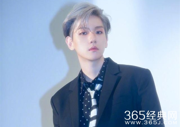 边伯贤solo专辑将于明日公开 现预售已突破40万张！