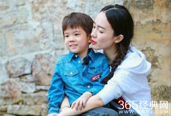 霍思燕儿子嗯哼被同学欺负 霍思燕教育观获赞