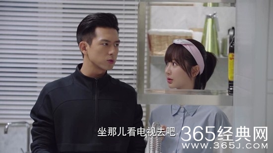 《亲爱的热爱的》韩商言给佟年手机号的原因