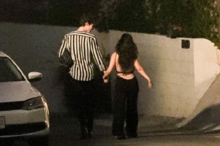 萌德卡妹恋情坐实？卡妹：我们会彼此相爱