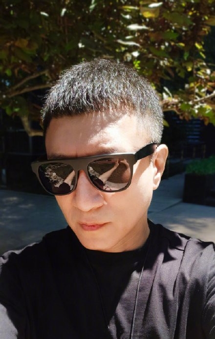 孙红雷室内吸烟 孙红雷微博发文为此事道歉