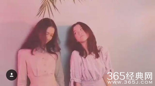 13岁李嫣晒与富二代闺蜜拍写真 自信爆棚poss多