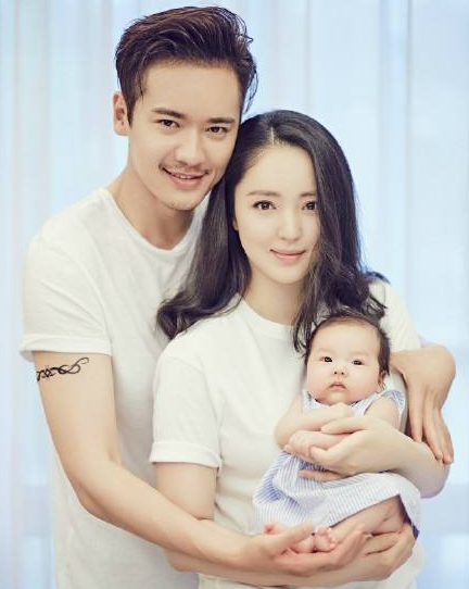 董璇正式与高云翔在法院宣判离婚 网友：早该离了