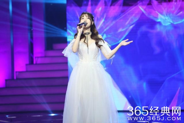 金莎亲自打电话 发私信开导想自杀的粉丝