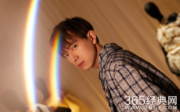 李现19岁高考采访视频 妈妈教导要低调做人