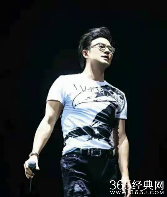 汪峰演唱会迟到80分钟？粉丝怒喊退票