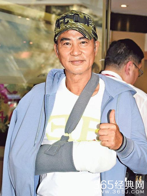 任达华成功出院 取消与家人出游计划