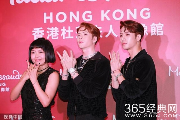 王嘉尔现身香港 入驻香港杜莎夫人蜡像馆