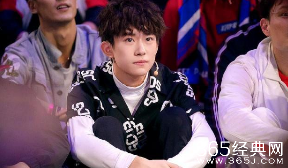 易烊千玺大学生活 他只是一个18岁的大学生