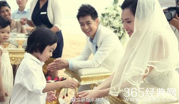 林志颖庆祝结婚纪念日 与妻子越混看电影