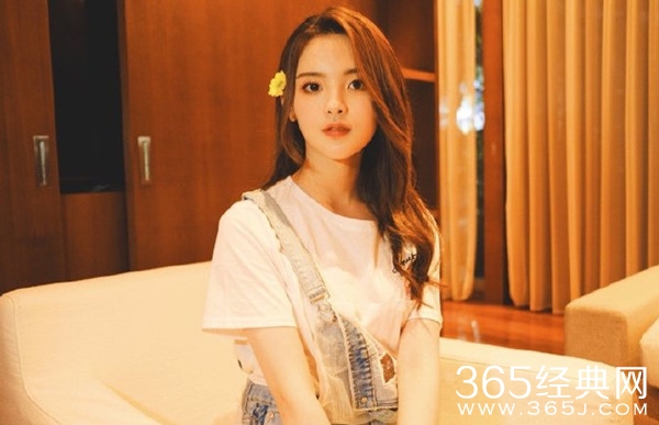 杨超越发文庆祝21岁生日 收获满满祝福