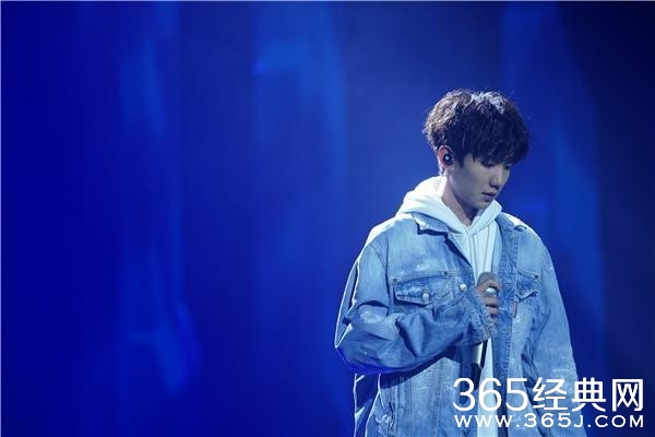 于谦调侃王源抽烟人设崩塌 吐槽却引起两家粉丝大战