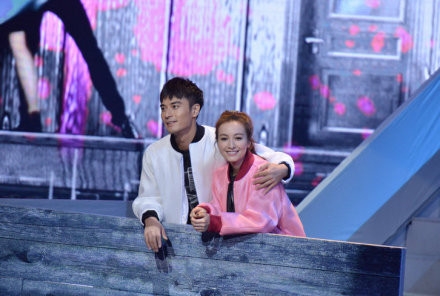 吴昕疑恋情曝光！男方是演员郑凯