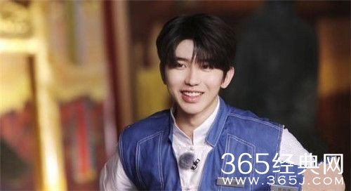 《遇见天坛》录制路透 迪丽热巴搭档蔡徐坤