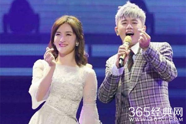 谢娜辟谣离婚 直播献唱老公张杰的歌