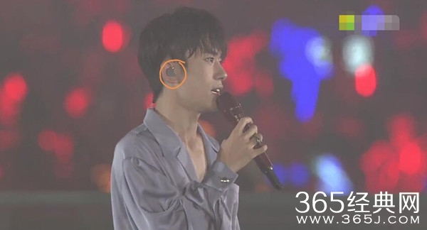 TFBOYS遭激光笔攻击 黑粉当场被逮捕