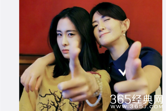 谢娜晒与张碧晨亲密合照 姿势同步超默契力破不合传闻