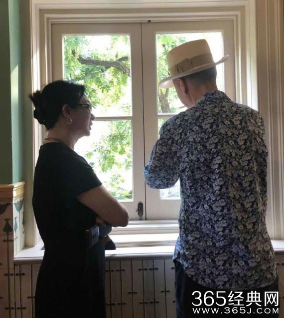 金星52岁生日晒出与丈夫甜蜜照 儿子祝其生日快乐