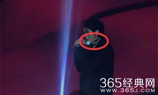 激光笔事件再次发生 吴亦凡舞台上被激光笔照射