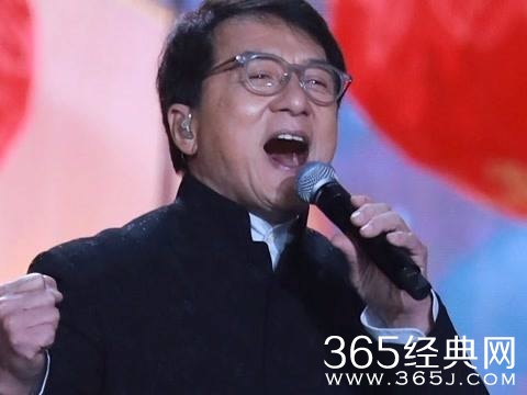 成龙演出遇小意外 伴舞武僧“袭击”大哥