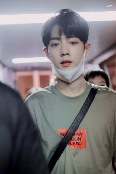 网爆王源肖战是邻居 甚至同住一层楼