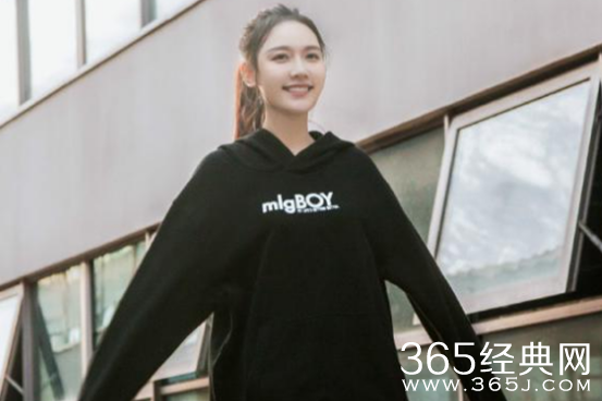 被丢高速？睡浴缸？孙骁骁方否认欺凌助理