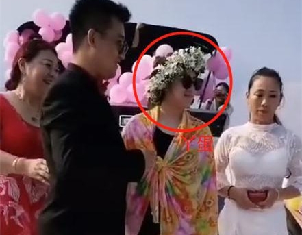 赵本山爱徒小鹏飞求婚丫蛋 阔气包游艇出手大方