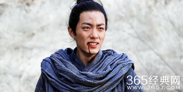 被摸手之后 肖战粉丝强行卡门塞信