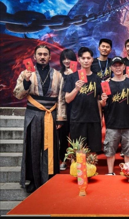 都是撞脸惹的祸 吴秀波方否认低调复出拍戏