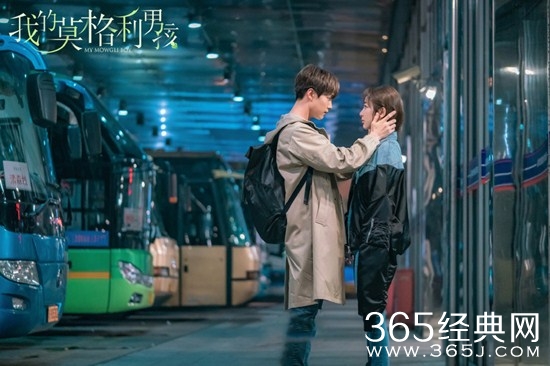 《我的莫格利男孩》是根据小说改编的剧本吗？