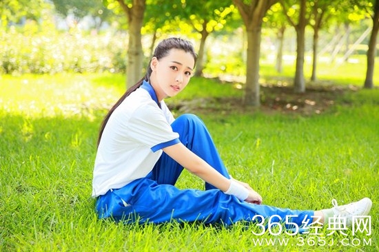 《陆战之王》丁笑滢化身萌新女兵开启进阶之旅