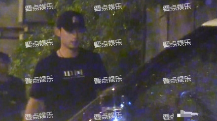 张继科与白衣女子被拍 疑似新恋情曝光