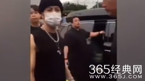 王嘉尔质问私生：“发我地址出去的是不是你?”