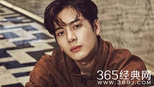 王嘉尔住址被曝光 当场严肃质问私生